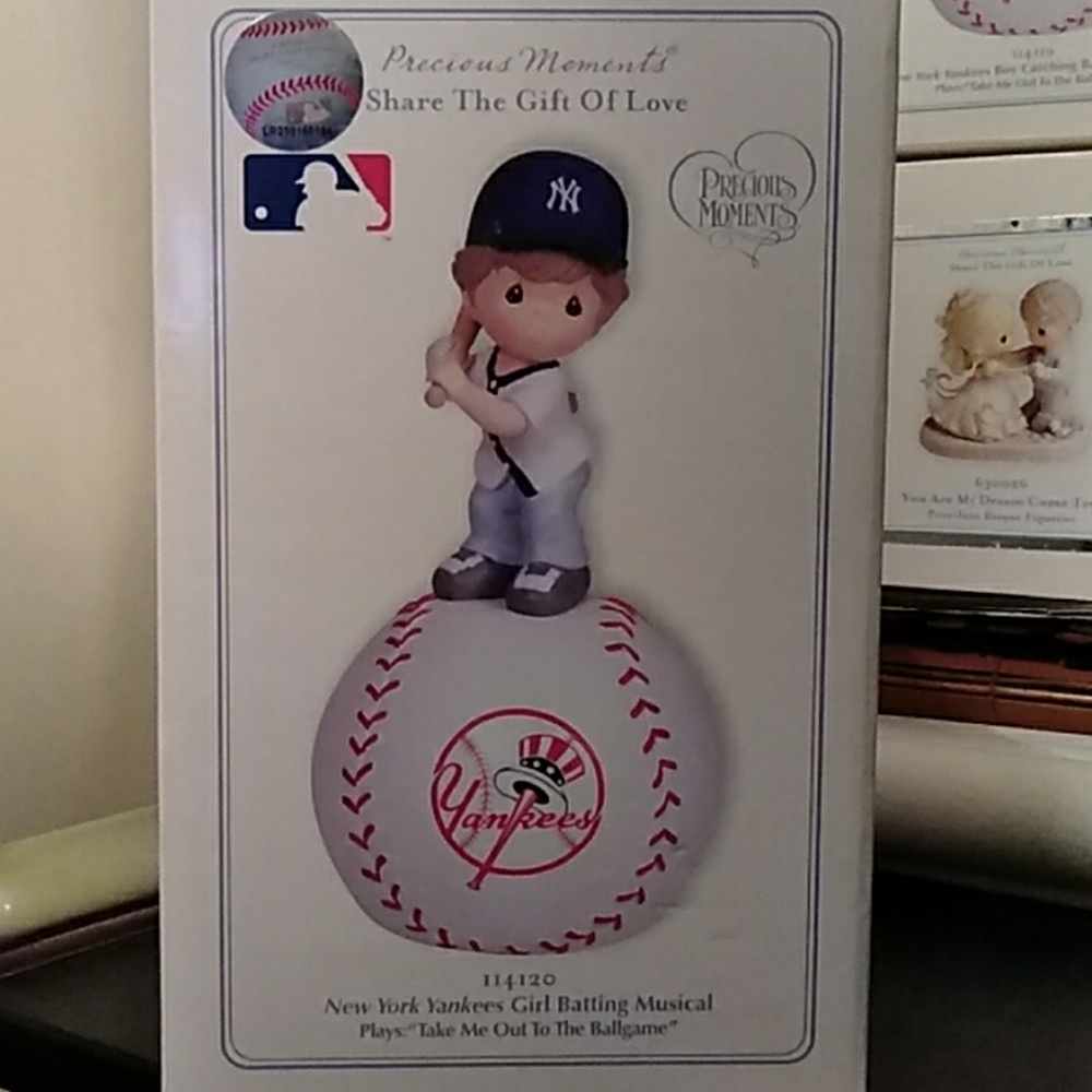 NY Yankees 7"H Girl Musical Precious Moments